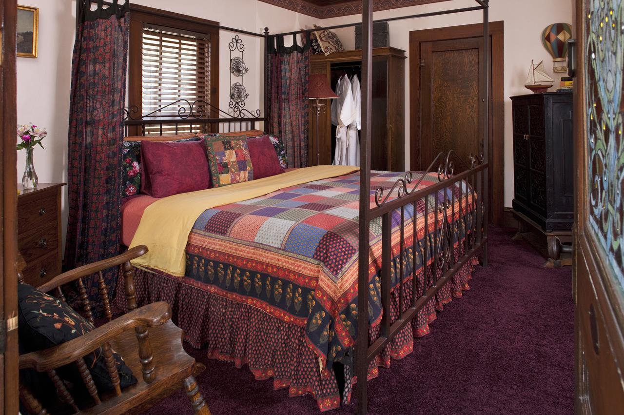 Cliff Cottage Inn, Downtown Bed & Breakfast Eureka Springs Dış mekan fotoğraf