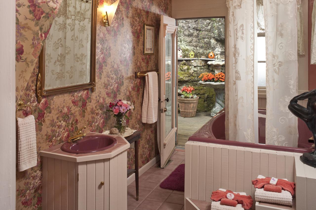 Cliff Cottage Inn, Downtown Bed & Breakfast Eureka Springs Dış mekan fotoğraf
